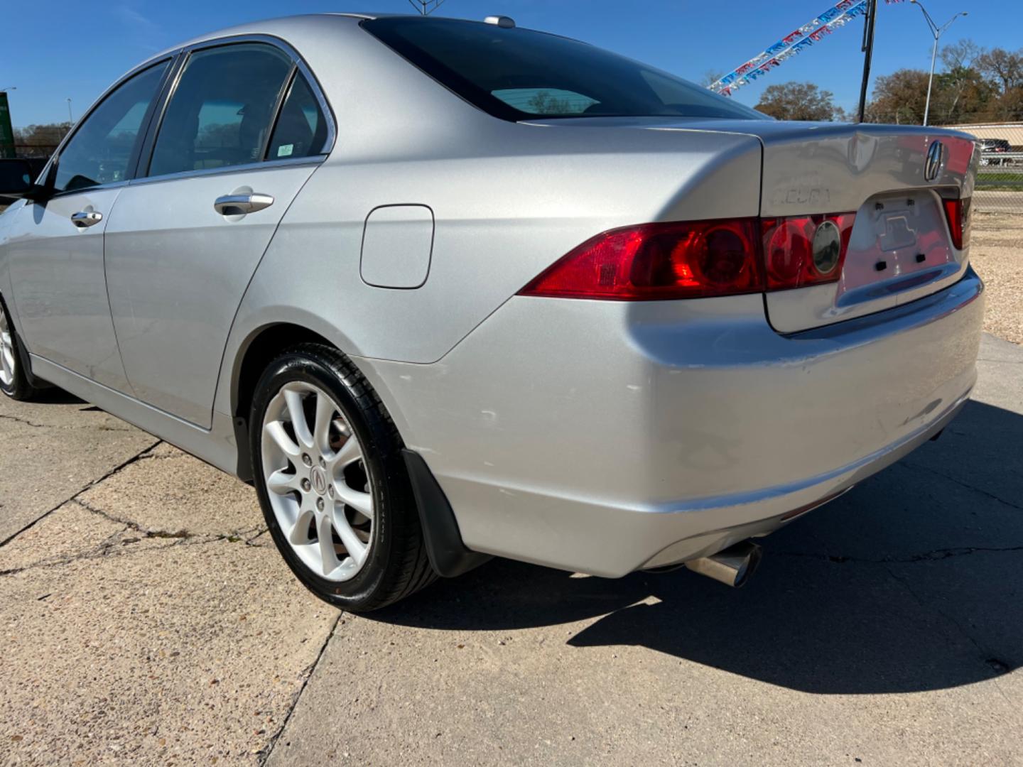 2006 Silver /Gray Acura TSX (JH4CL969X6C) with an 2.4 engine, Automatic transmission, located at 4520 Airline Hwy, Baton Rouge, LA, 70805, (225) 357-1497, 30.509325, -91.145432 - 2006 Acura TSX 2.4L 4 Cylinder, Auto, 126K Miles, Leather, Sunroof, Navigation, Power Windows, Locks & Mirrors, NO IN HOUSE FINANCING. FOR INFO PLEASE CONTACT JEFF AT 225 357-1497 CHECK OUT OUR A+ RATING WITH THE BETTER BUSINESS BUREAU WE HAVE BEEN A FAMILY OWNED AND OPERATED BUSINESS AT THE SAME - Photo#7